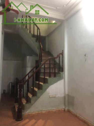 Cho thuê nhà ngõ ô tô Khương Đình, 35m2, 3 tầng, 4 ngủ, 10.5 Triệu - Làm VP c.ty, KD onl,