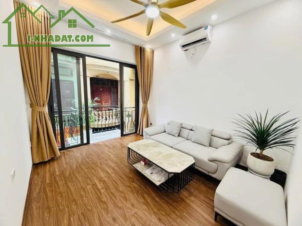 SIÊU PHẨM HỒNG ĐÔ, NHÀ XÂY MỚI TINH 6 TẦNG THANG MÁY, TRƯỚC NHÀ Ô TÔ ĐỖ CỬA, FULL NỘI THẤT - 1