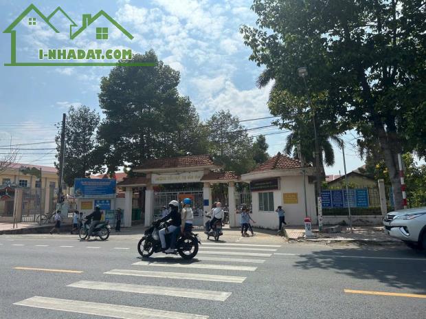 Bán nhà Mặt Tiền Quốc Lộ N2 giá 3ty8 ( thương lượng nhẹ), dt 4.5x40, shr sang tên ngay - 1