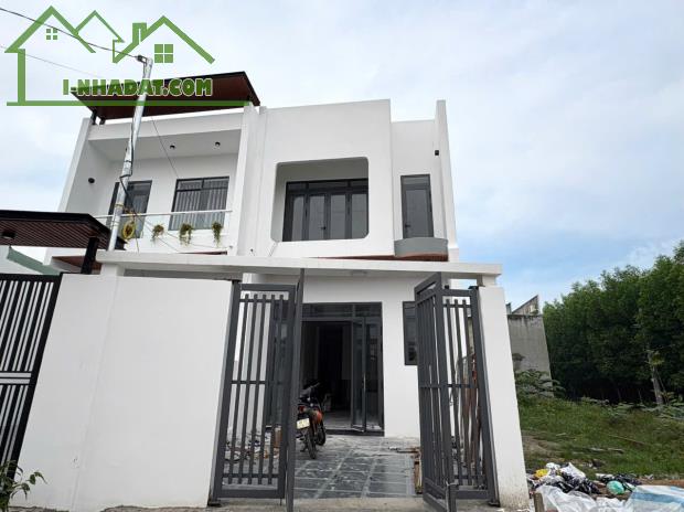 CHỦ NGỘP NGÂN HÀNG BÁN GẤP NHÀ 2 LẦU SHR GIÁP PHƯỜNG TÂN PHONG