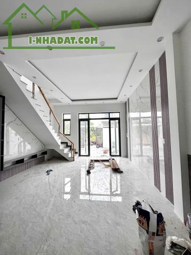 CHỦ NGỘP NGÂN HÀNG BÁN GẤP NHÀ 2 LẦU SHR GIÁP PHƯỜNG TÂN PHONG - 4