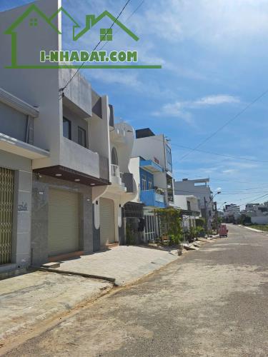 BÁN nhà đẹp - DT110m2-2TẦNG-3PN-HXH-vĩnh hoà - Nha Trang-Chỉ nhỉnh 3TỶ - 5
