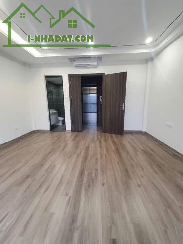 Cần Bán Nhà Phố Trạm Long Biên 40m2 6T, Gara Ô Tô, Thang Máy, Vài Bước Ra MP Nhỉnh 9 Tỷ - 2