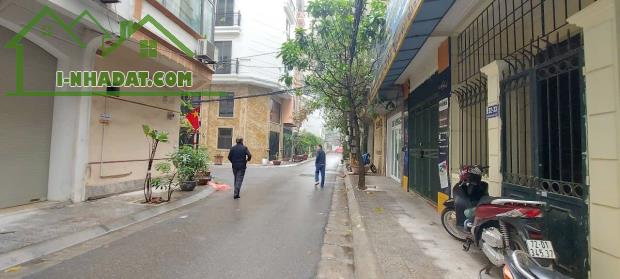 Bán nhà phố Lạc Trung, Hai Bà Trưng, ô tô tránh, tiện kinh doanh 6 tầng 45m2 giá 17 tỷ