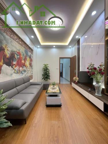 Bán nhà Phương Mai Đống Đa 45m2x4T Đẹp, ô tô đỗ cửa chỉ hơn 10 tỷ