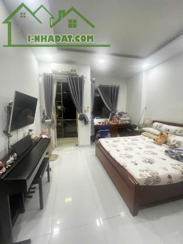 BÁN NHÀ 1041 TRẦN XUÂN SOẠN. HẺM 4M. XE HƠI CON ĐẬU CỬA. 2 TẦNG. 52M2. 4MX13M. NHÀ MỚI