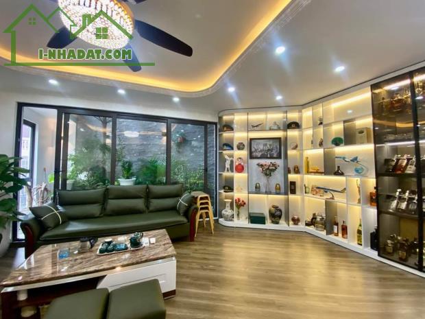 VIP! Mặt Phố Nguyễn Văn Cừ,Vị Trí Đẹp Cho Thuê 500 Triệu/năm, 115M2, 5 Tâng, Gía 30  tỷ. - 1