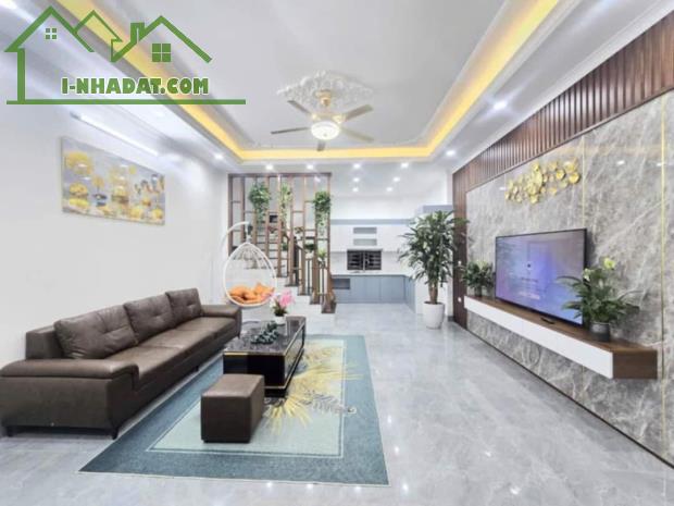 Nhà Mới-Ngõ Thông-Ô Tô Đỗ Cửa-Khu Vực Tây Mỗ-Nam Từ Liêm: 5 Tầng. Nhỉnh 5 Tỷ