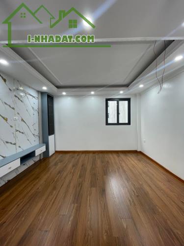 Nhà Xây mới ,Ngã 3 Ngọc Hồi ,40m2, mặt tiền 4m , 5 Tầng nhỉnh 7,3tỷ . - 3