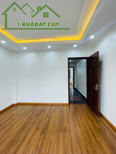 Nhà Xây mới ,Ngã 3 Ngọc Hồi ,40m2, mặt tiền 4m , 5 Tầng nhỉnh 7,3tỷ . - 4