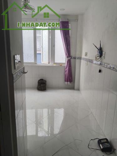 Lý Thái Tổ, Q10 - 3.4x12 - 5 Tầng - Chỉ 5.95 Tỷ - 3
