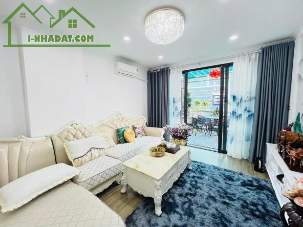 🏡BÁN NHÀ MẶT PHỐ LẠC LONG QUÂN TÂY HỒ 
VỈA HÈ ĐÁ BÓNG  - MẶT SAU VIEW HỒ TÂY. 92m2 x 2