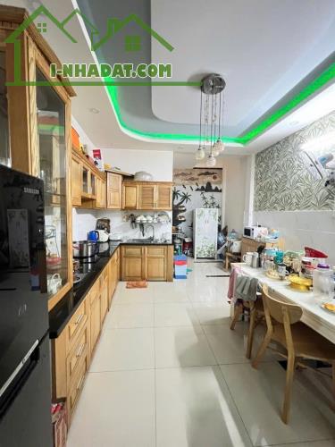 GẤP -HXH KHU PHÂN LÔ - GẦN CV LÀNG HOA - 64M2 1T2L ST - KHU DÂN TRÍ CAO, HC ĐỦ - NHỈNH 6 - 3