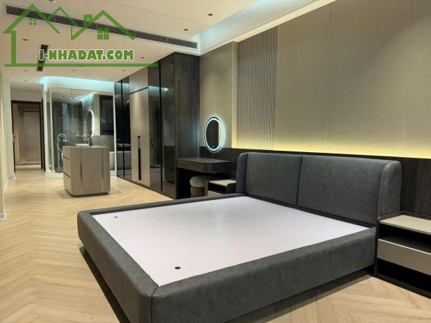 Bán nhà Hồng Tiến - Nguyễn Văn Cừ. Ba bước ra Phố. Gần BV Tâm Anh. 59m x 6T. Lh 0965858116 - 4