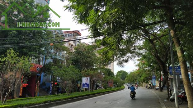 Lạc Long Quân, ngõ thông, oto tránh, 2 thoáng, 34 m2, 5 tầng, giá chỉ 17 tỷ