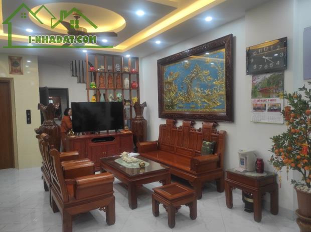 Bán nhà Phúc Lợi siêu phẩm 5 tầng, đủ nội thất, thang máy xin sò, ngõ ô tô