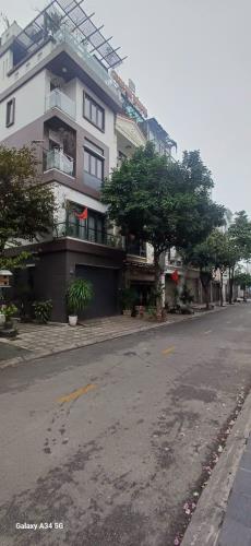 Bán nhà 4 tầng đất đấu giá ĐTM Giang biên phúc Lợi 76 m2 mặt 5 m view vườn hoa. 0961833639 - 1