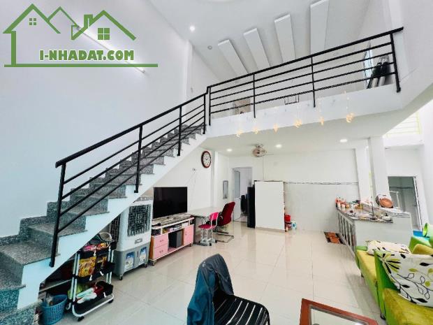 NGỘP!! 3.x Tỷ - Nhà 72m² Nở Hậu - SHR, Hẻm Xe Hơi - Trung Tâm Q12, Qua Gò Vấp Chỉ 10p
