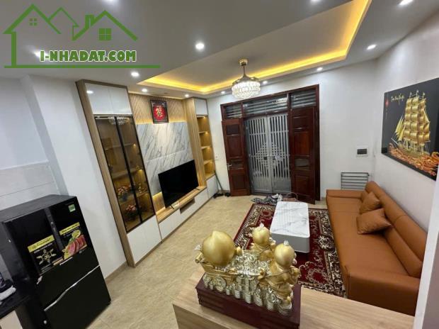 Bán nhà Việt Hưng kinh doanh cách mặt phố 10 mét 4 tầng giá 6 tỷ 6. - 1