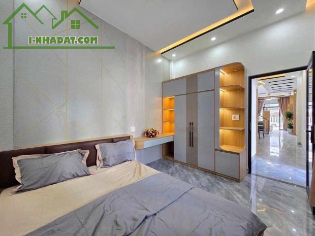Nhà đẹp 3 tầng ngang 6m gần biển Mỹ Khê,dòng tiền 25 triệu tháng -Giá chỉ 9,5 tỷ. - 3