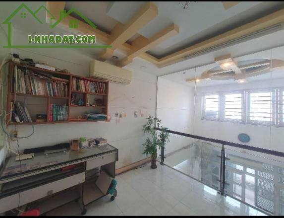 NHÀ MỚI NGAY TRUNG TÂM P.LINH XUÂN, Q.THỦ ĐỨC, 3 TẦNG, 64m2, TẶNG FULL NỘI THẤT, NHỈNH 3 T - 3
