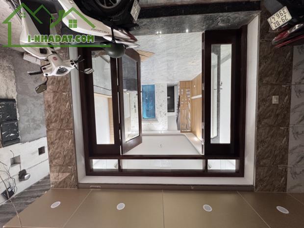 BÁN NHÀ PHỐ TRẦN KHÁT TRÂN -LÔ GÓC - MT 4m - THANG MÁY - GIÁ 8.x tỷ - 3