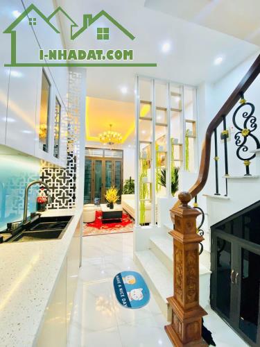 ĐẸP NHƯ TRANH VẼ-Phố Tôn Đức Thắng 32/35m2, 4Tầng chỉ 6.2 Tỷ,mới đẹp ở ngay