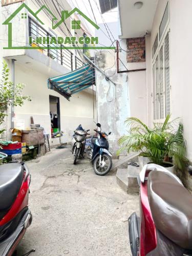 Nhà 3 tầng hẻm cụt gần Hưng Phú P9Q8. 2.58 tỷ - 3