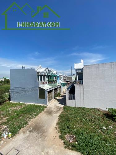 Nhà chính chủ ngay Ngã 3 Tân Kim, 106m2 (6,3 X 16), CHỈ 2. 2xx TL - 3