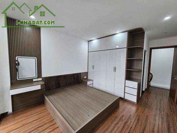 Bán Nhanh Nhà Mới 33m2 5T Thượng Thanh Long Biên, Ngõ Thông Ô Tô 5.8 Tỷ
