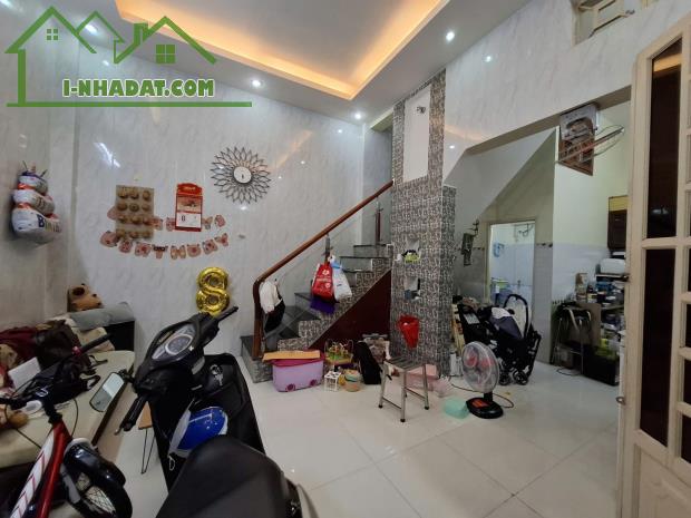 Đừng bỏ lỡ cơ hội, nhà đẹp 2 tầng Thiên Phước- Tân Bình, nở hậu đủ tiện ích chỉ nhỉnh 4 tỷ