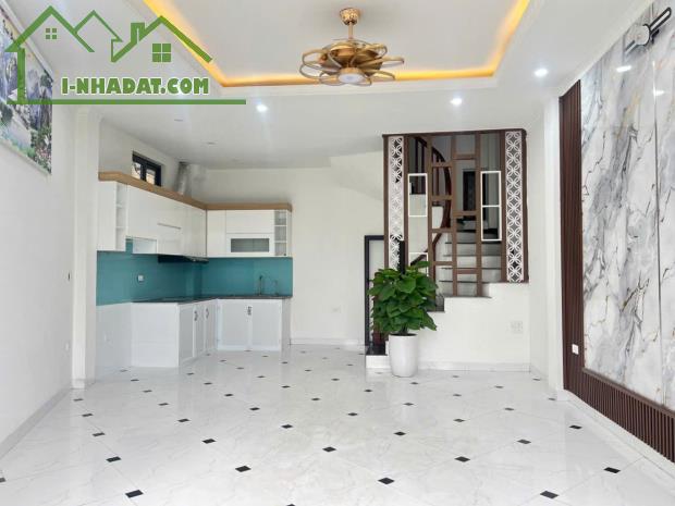 Bán nhanh nhà Ngọc Hồi , Thanh Trì, 38m2, 5 tầng, sổ đỏ, ngõ to như phố,ô tô qua nhà. - 3