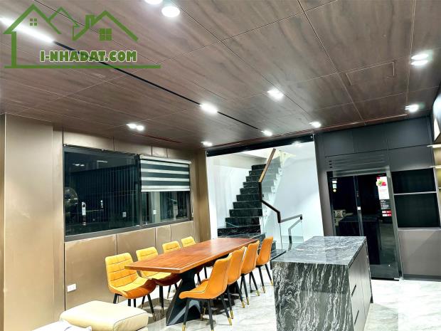 BÁN NHÀ 8 TẦNG, 100M2, NGỌC LÂM - LONG BIÊN - GIÁ 35.7 TỶ - VỊ TRÍ VÀNG, SỔ ĐỎ CHÍNH CHỦ - 2