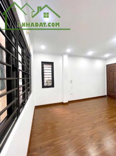 Nhà mới 5 tầng thang máy ngõ thông Đào Tấn, DT33m2 giá 7.5 tỷ