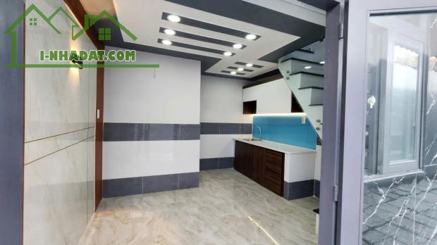 Nhà mới 1 lầu giá rẻ chỉ 580 triệu ngay chợ giãn dân bến xe buýt hiệp thành - 1
