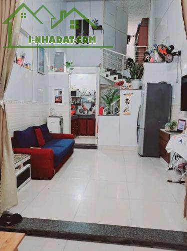 ♪Kiệt gần Chợ Đống Đa , 40m2, gác lửng, sạch đẹp, cây xanh bao phủ mát rượi 2.3x tỷ - 2