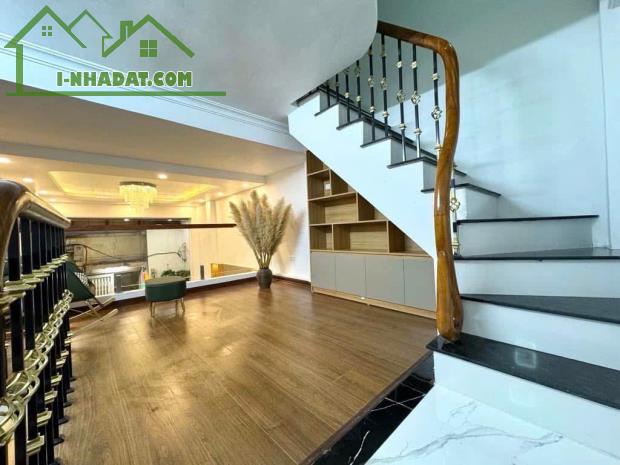 NHÀ ĐẸP GẦN MẶT PHỐ TÔN ĐỨCTHẮNG - ĐỐNG ĐA - 30M2 X 5 TẦNG GIÁ 7.9 TỶ - 1