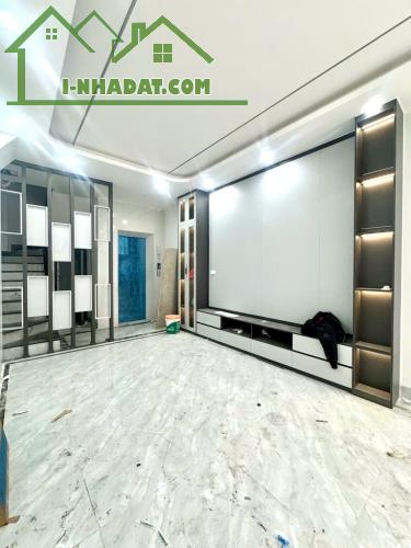 Bán nhà phố Trần Khát Chân - Nhà xây mới, 40m2 x 6 tầng thang máy - Tài chính 8 tỷ