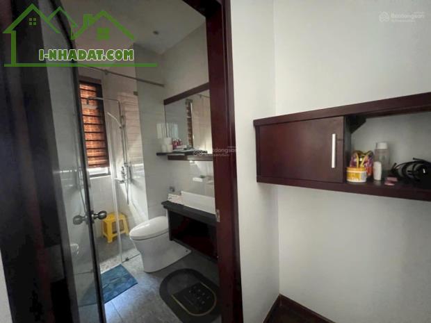 Nhà 4 tầng - có thang máy nội thất cao cấp dành cho gia đình có người lớn tuổi - KĐT Mỹ