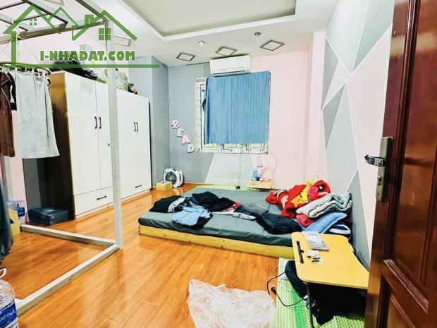 Trung tâm quận Hoàng Mai - vài bước ra phố , dt 32M giá 5.9 tỷ sổ đỏ nở hậu - 2