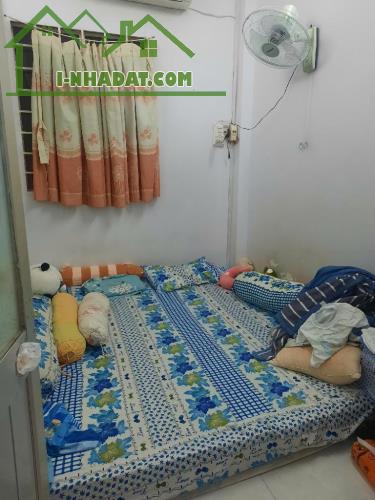 NHÀ BÁN: Đ NGUYỄN THỊ THẬP. P. TÂN PHÚ KẾ PMH QUẬN 7.DT 57 M2.4 TẦNG.5 PN.GIÁ CHỈ 8.4 TỶ. - 2