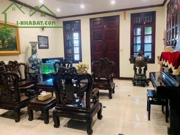 Bán gấp nhà mặt phố Hoàng Hoa Thám 55m giá siêu rẻ - 2