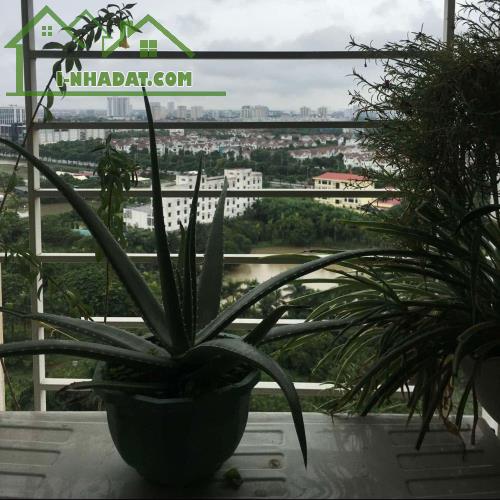 Cần bán căn hộ ở Ruby 2 Giang Biên 52m2 2pn full nội thất đẹp view Vinhomes giá 2,65 tỷ.