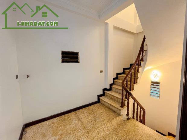 Bán nhà Phố Phương Mai_Vị Trí Trung Tâm_Lô Góc Thoáng Sáng_31mx6T_Giá: 6.8 Tỷ_Lh: - 3