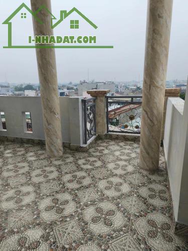 BÁN NHÀ  MẶT TIỀN NHỰA ĐÔNG THẠNH GẦN 70M2 - HÓC MÔN GIÁP QUẬN 12.  💥ngang 5m, 3 lầu, xe - 4