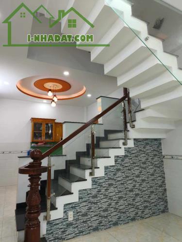BÁN NHÀ  MẶT TIỀN NHỰA ĐÔNG THẠNH GẦN 70M2 - HÓC MÔN GIÁP QUẬN 12.  💥ngang 5m, 3 lầu, xe - 5