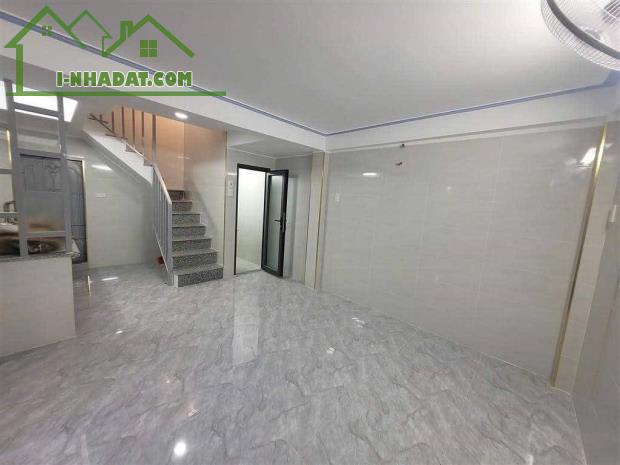 BÁN NHÀ TÂN BÌNH, 5*8, GẦN PHẠM VĂN HAI, HẺM XE TẢI , 3 TẦNG , NHỈNH 5 TỶ