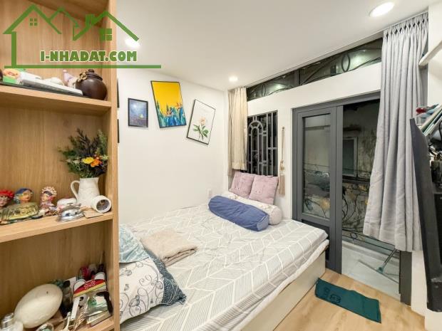 NHÀ ĐẸP FULL NỘI THẤT - GẦN CHỢ BÀ CHIỂU - HẺM XE HƠI KIA - SÁT MẶT TIỀN- 20m VUÔNG A4- 2 - 5