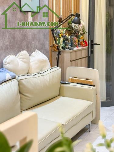 NHÀ ĐẸP FULL NỘI THẤT - GẦN CHỢ BÀ CHIỂU - HẺM XE HƠI KIA - SÁT MẶT TIỀN- 20m VUÔNG A4- 2 - 2
