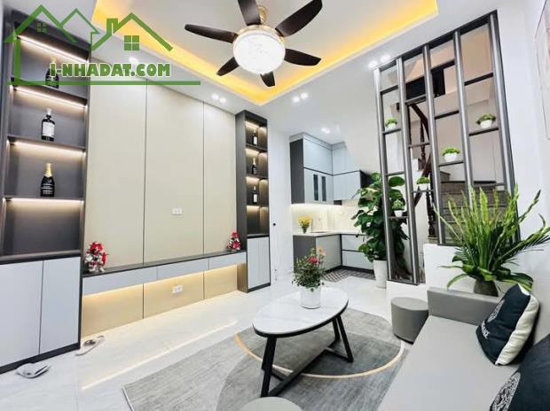 Nhà Đẹp Ở Luôn Ngõ Văn Hương, Đống Đa 21m, 5 tầng, mt 3.5m, giá 4.95 tỷ. - 1